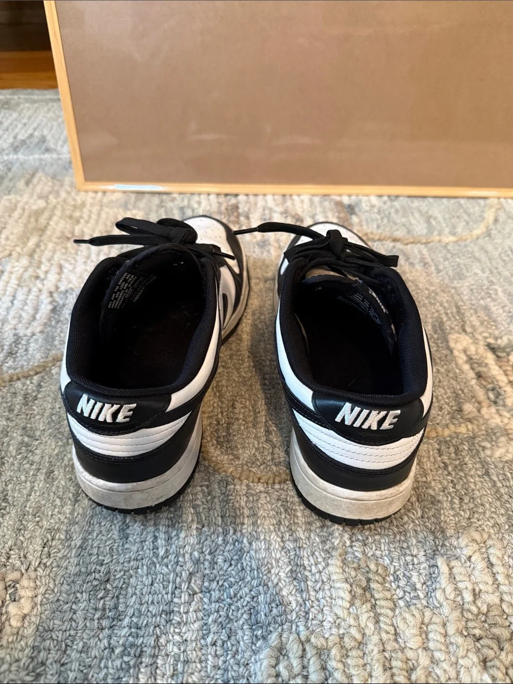 Nike Black and White Men’s Low-Top Sneakers